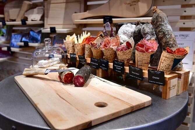 #1 Bordeaux Food and Wine Tasting Tour w/ Local Foodie Guide - Getting started at Place de la Comédie (and setting yourself up to win)
