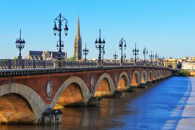2-Hour Walking Tour of the City’s Iconic Sights and History - Place de la Bourse and the Miroir d’eau: the river becomes part of the story