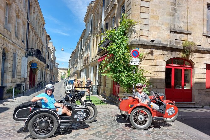 2 in 1 - Visit of Bordeaux and excursion in a vineyard - Getting there and around: private group, pickup, and safety-first guidance