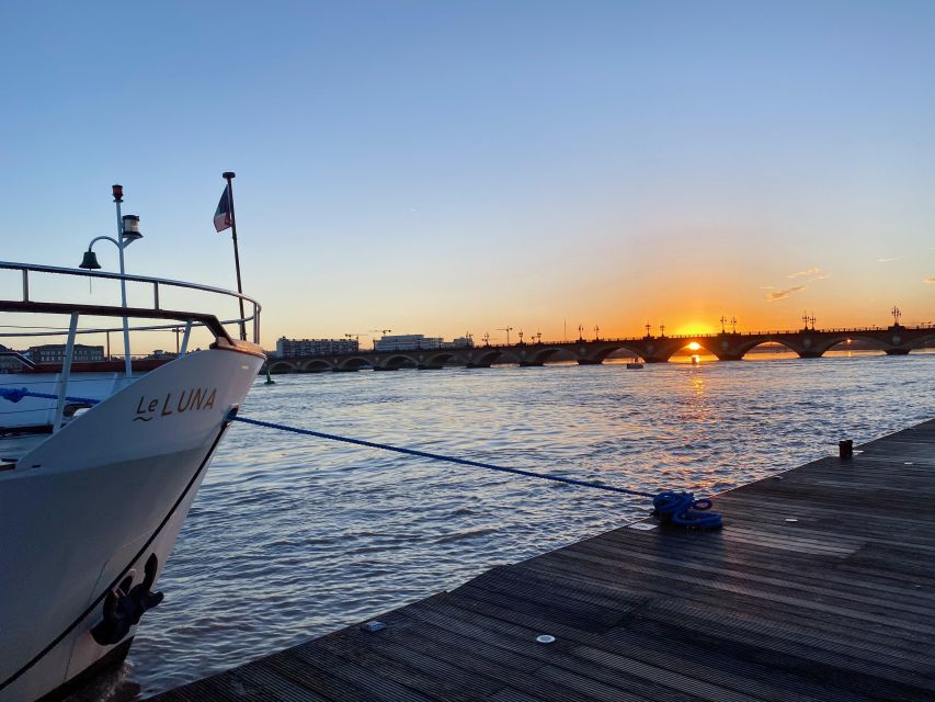 Aperitive guided cruise « Wine and Canelé » - Price and value: what $22 really covers for 90 minutes