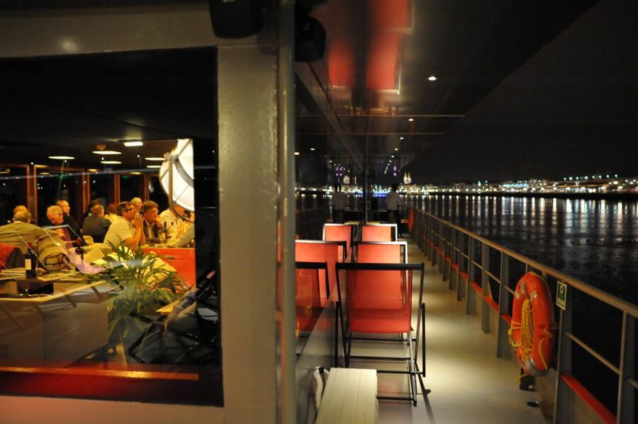 Bordeaux: 2-Hour River Dinner Cruise - Timing Tips: How to Plan Your Evening in Bordeaux