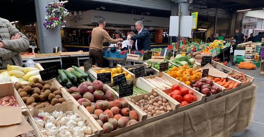 Bordeaux: 3.5-Hour Old Town and Market Food Tour - Bordeaux in three hours: Old Town meets the market