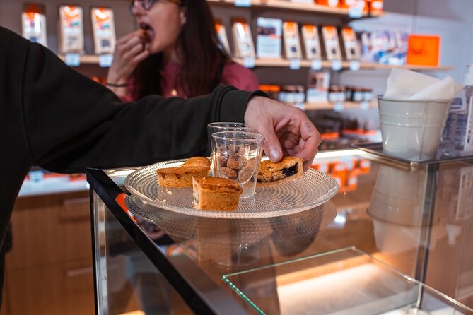 Bordeaux Afternoon Food Tour : Sweets, Wine and Cheese - Coffee tasting and latte art: turning a drink into an activity