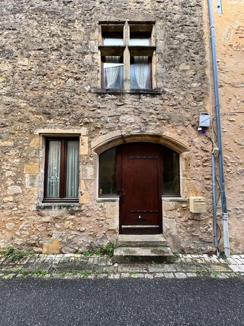 Bordeaux Backcountry E-Bike Tour with Lunch & Wine Tasting - Family Vineyard Wine Tasting and Casonnade Canelée