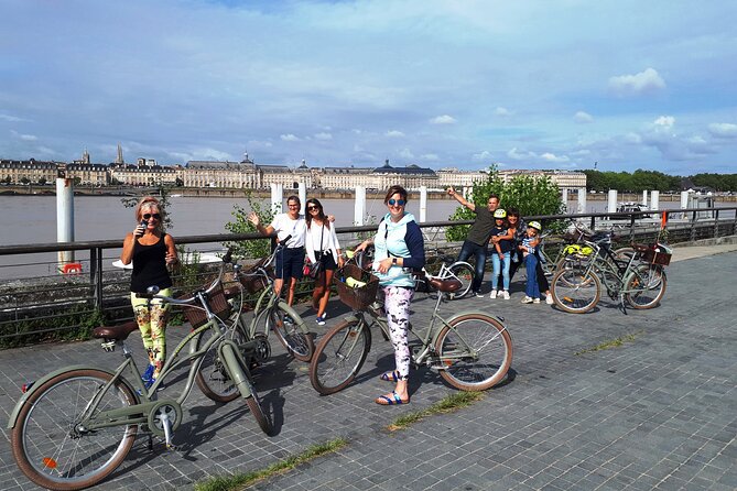 Bordeaux bike tour "The Best of Bordeaux" - Pont de Pierre and the Garonne views that make the ride feel worth it