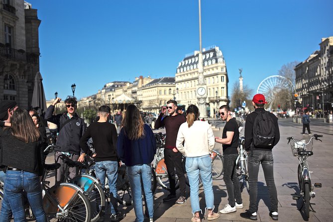 "Bordeaux by bicycle: a 3-hour tour immersive experience" - Grosse Cloche to Basilique Saint-Michel: the postcard-real Bordeaux