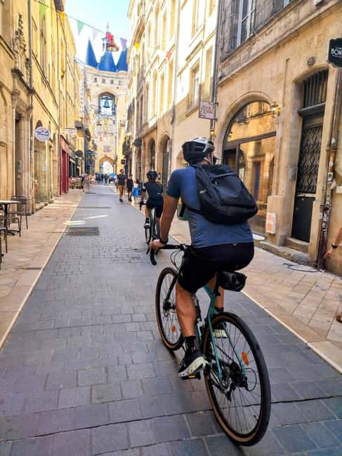 Bordeaux by Gravel Bike : Historic center & vineyards - Bordeaux landmarks by gravel: Cathedral views, Grosse Cloche energy, and Pont de Pierre