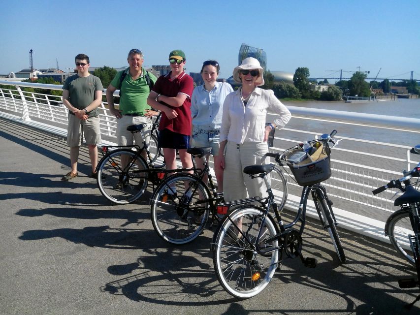 Bordeaux: Essentials 3-Hour Bike Ride - Quai des Chartrons and the river-edge districts
