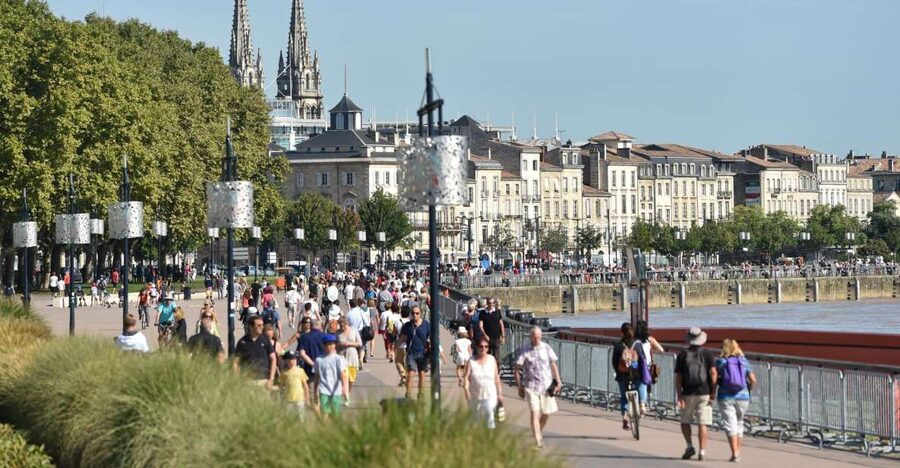 Bordeaux: Guided Walking Tour - Key highlights you’ll notice right away