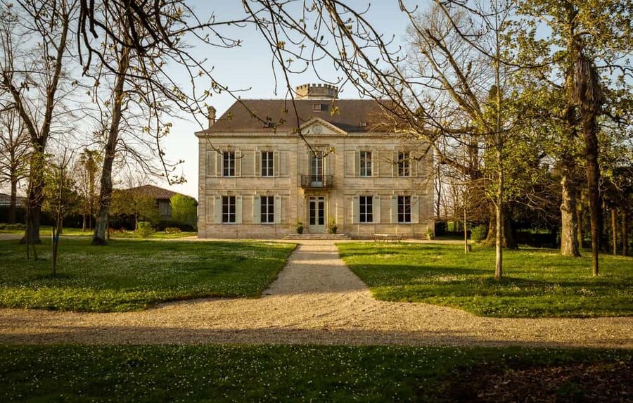 Bordeaux: Half-Day Margaux Tour with Wine Tastings - Château 1: Vineyard Views and a Three-Wine Tasting Lesson