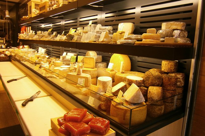 Bordeaux Historic and Gourmet Food Walking Tour - Chocolate stop: the favorite moment for many people