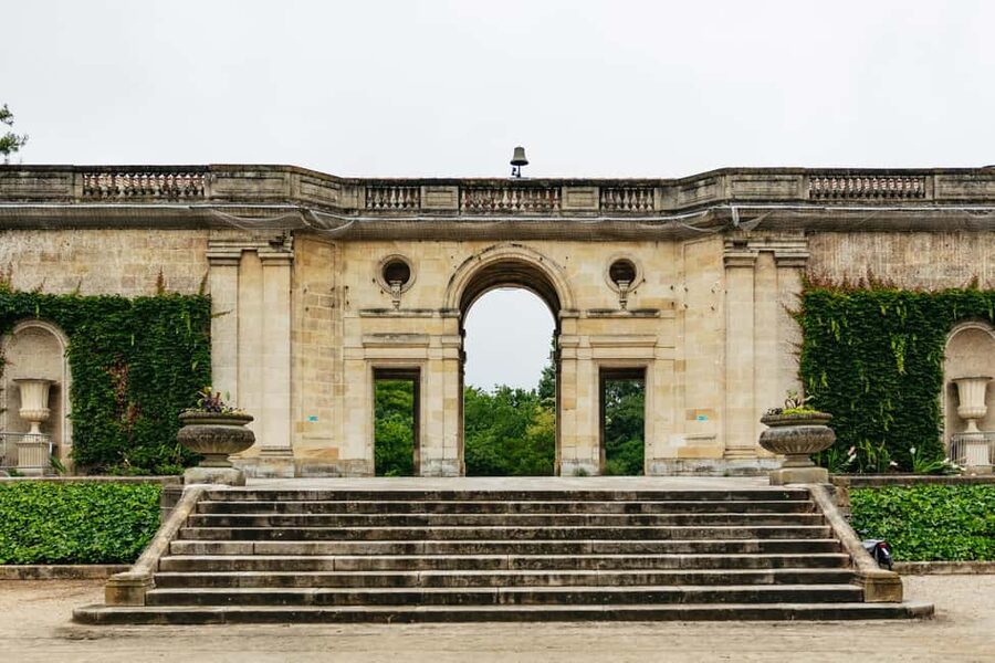 Bordeaux: Historic Center & Chartrons District Bike Tour - Canelée with Casonnade: the sweet tradition that actually fits the route