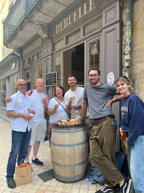 Bordeaux: Market Food Tour all included food & drinks - What the guide brings to the table (including Joshua)