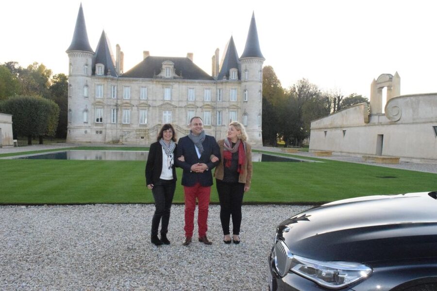 Bordeaux: Medoc tour in a small group (Luxury Mercedes EQV) - Luxury Mercedes EQV transport and a tight six-person group