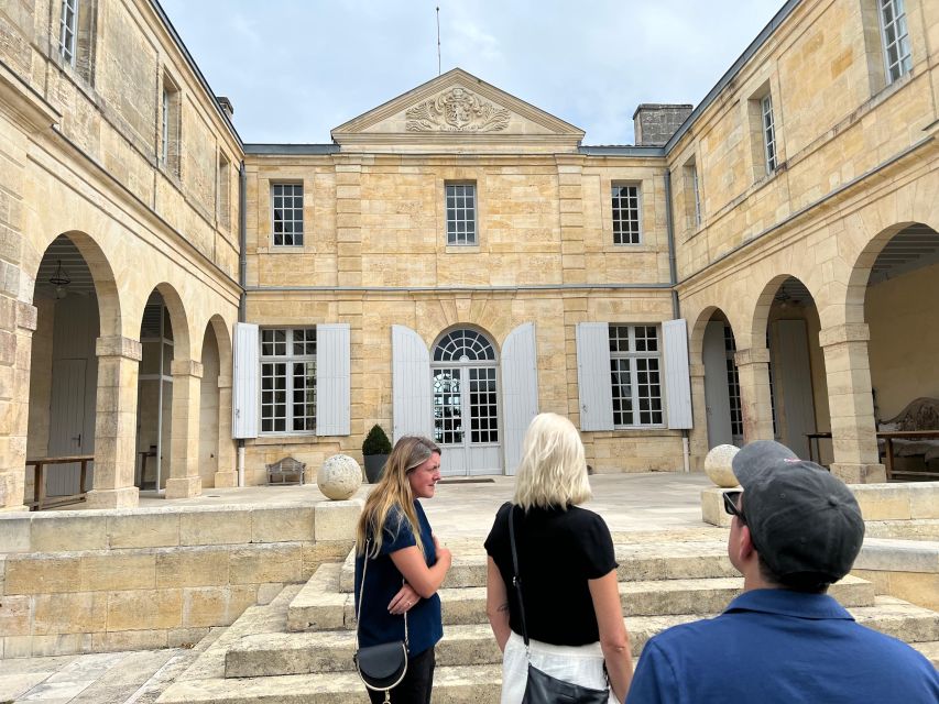 Bordeaux: Medoc tour in a small group (Luxury Mercedes EQV) - Saint-Estèphe photo stop: another 1855-name moment