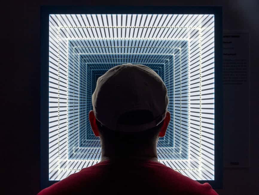 Bordeaux: Museum of Illusions Entry Ticket - Photography strategy: how to get the Instagram-worthy shots (without stressing)