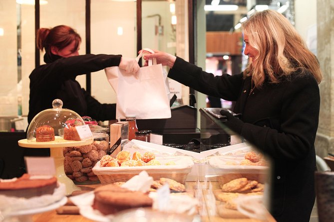 Bordeaux Old Town & Market Local Food with Wine Tastings Tour - The Vieux Bordeaux walking route (and what to expect at each moment)