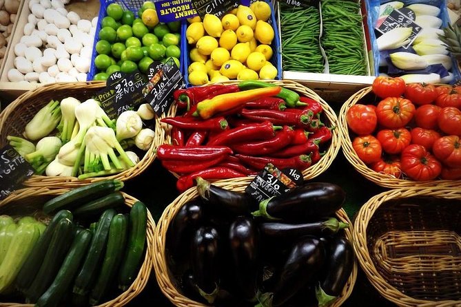 Bordeaux Old Town & Market Local Food with Wine Tastings Tour - Group size and timing: the main risk to plan around