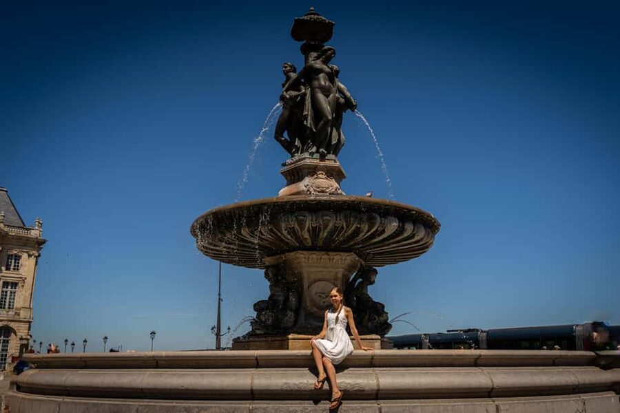 Bordeaux Photographer : Romantic or Family or Friends - Key Takeaways