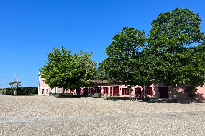 Bordeaux : Private city tour in a 2CV with wine testing - 3h - Marche des Capucins and the quick Château Siran tasting