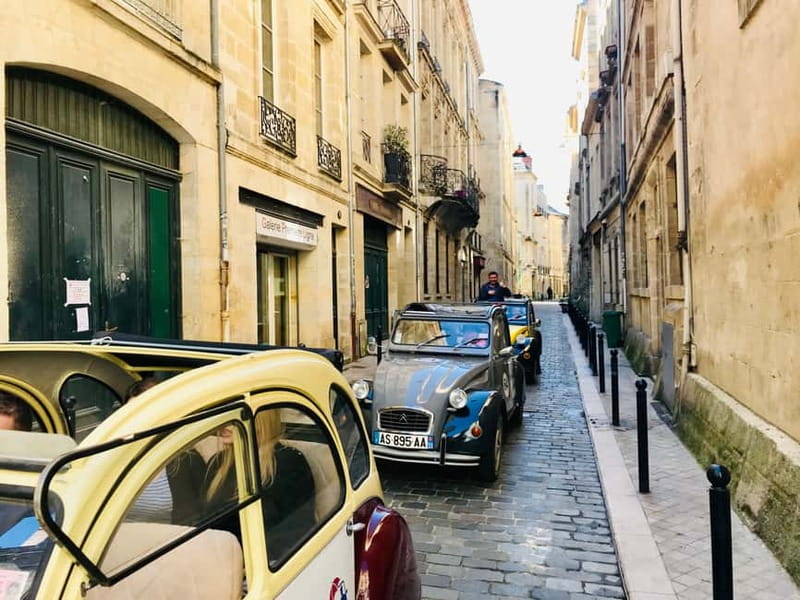 Bordeaux: Private Tour in a Citroën 2CV - The driver experience: facts, stories, and smart pacing
