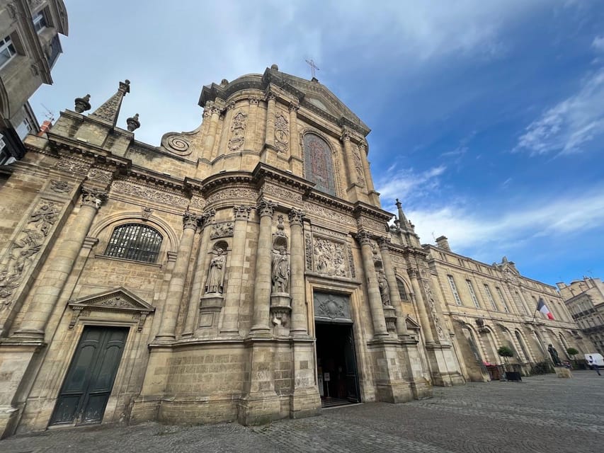 Bordeaux: Small group - Guided Walking Tour - Place de la Bourse and Miroir d’Eau: port power and the perfect photo pause