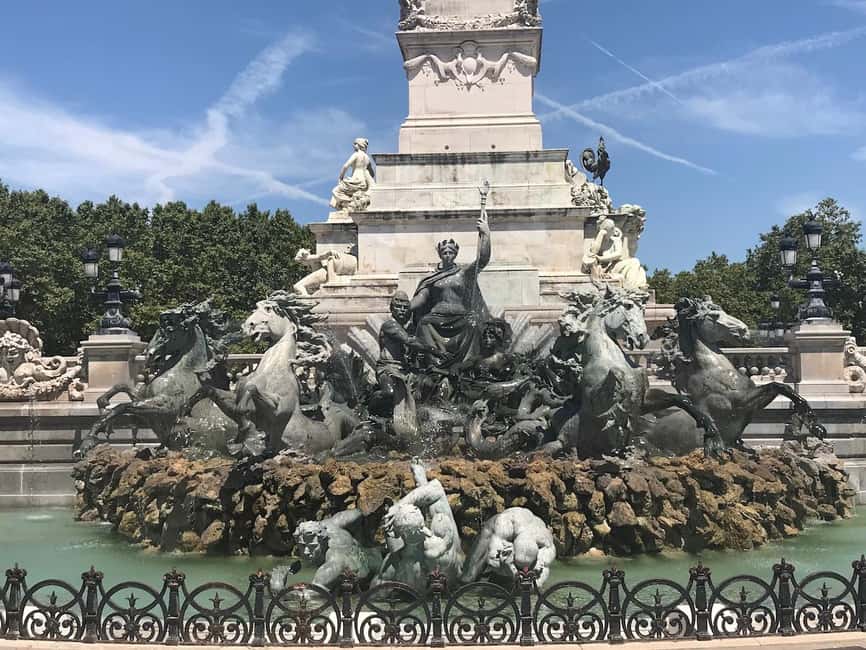 Bordeaux: Small group - Guided Walking Tour - The food part you can actually use: patisseries and the cannellé plan