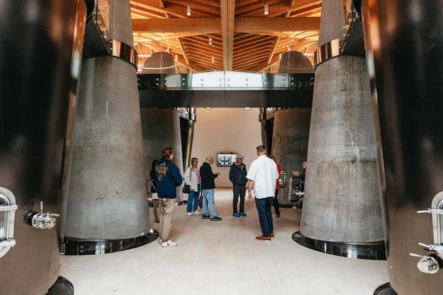 Bordeaux: St. Emilion Day Trip with Wine Tasting and Lunch - The château picnic lunch: where the day slows down