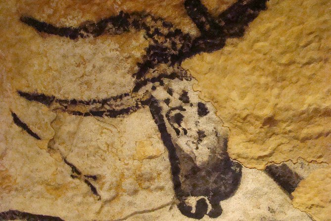 Bordeaux to Lascaux and Dordogne Valley Private Sightseeing Tour - Stop 1: Lascaux IV at the International Center for Parietal Art