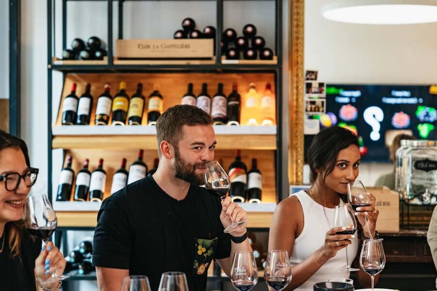 Bordeaux: Wine Masterclass with Cheese and Charcuterie Board - Your White Wine Start: The Senses Warm-Up