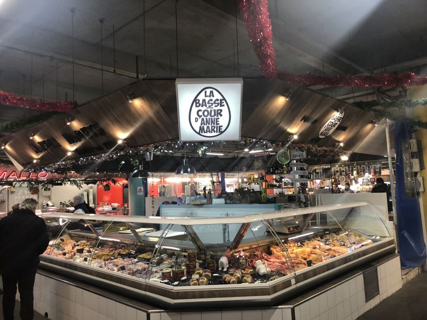 Bordeaux: Wine, Sweet and Savory Food Walking Tour - Meeting point: starting right in the heart of action