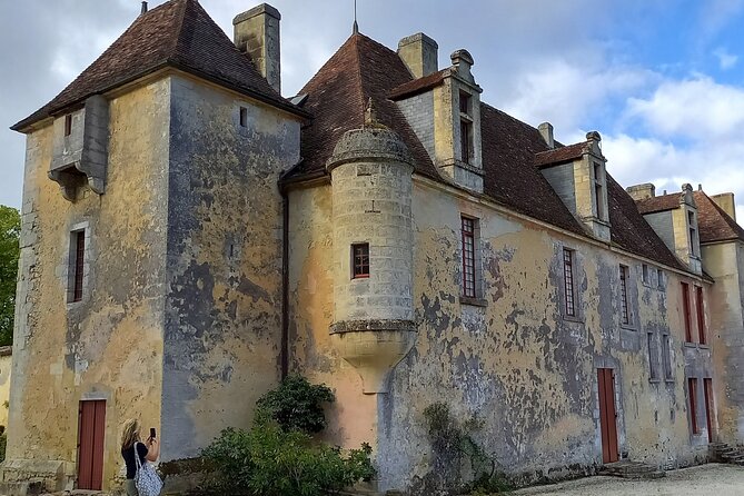 Bordeaux wine tour off the beaten path (red & white wines) - Who should book this Bordeaux wine tour?