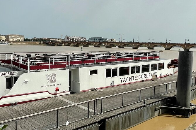 Brunch and cruise on the Garonne in Bordeaux - Jacques-Chaban-Delmas bridge: watching engineering in real time
