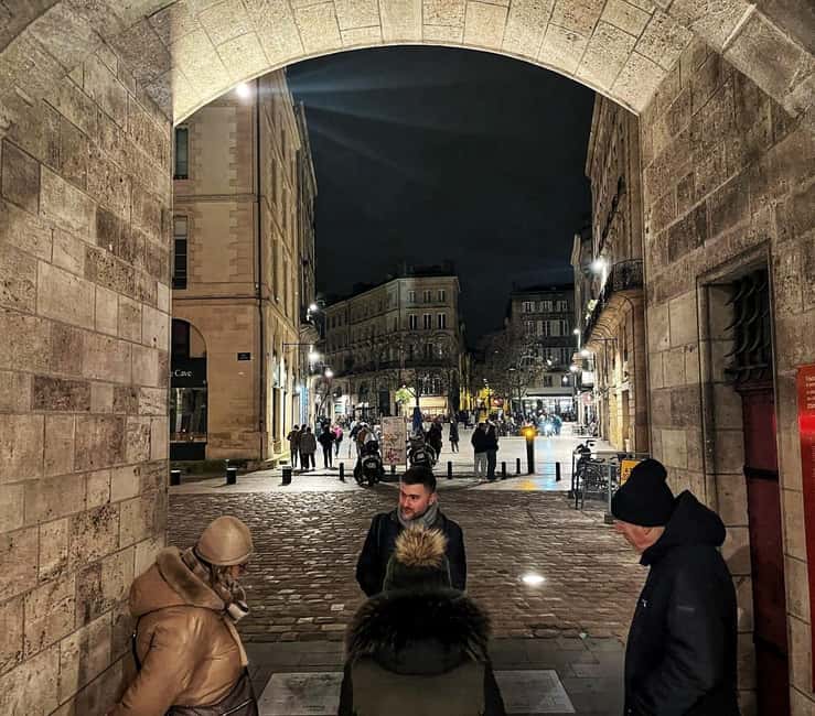 Dark Bordeaux: Ghosts, True Crimes, Eternal haunting Tales - Night in Bordeaux: Why This Ghost Tour Works