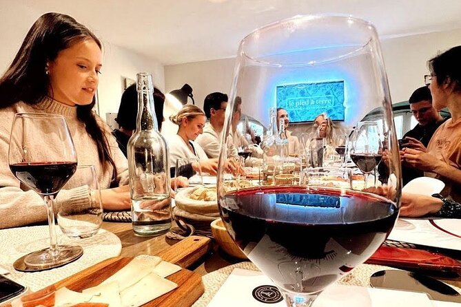 Discovery of the Bordeaux vineyard in 3 wines - The heart of the class: tasting 3 Bordeaux wines as a map