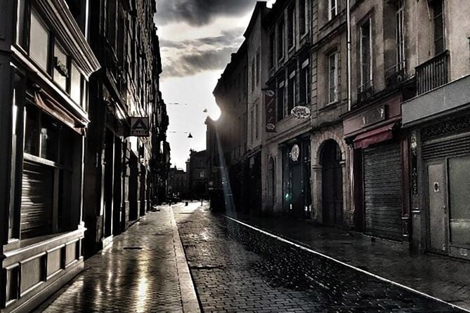 Enigmatic Ghosts, Crimes, & haunting Tales of dark Bordeaux - Small group size (max 16) means you can actually hear the story
