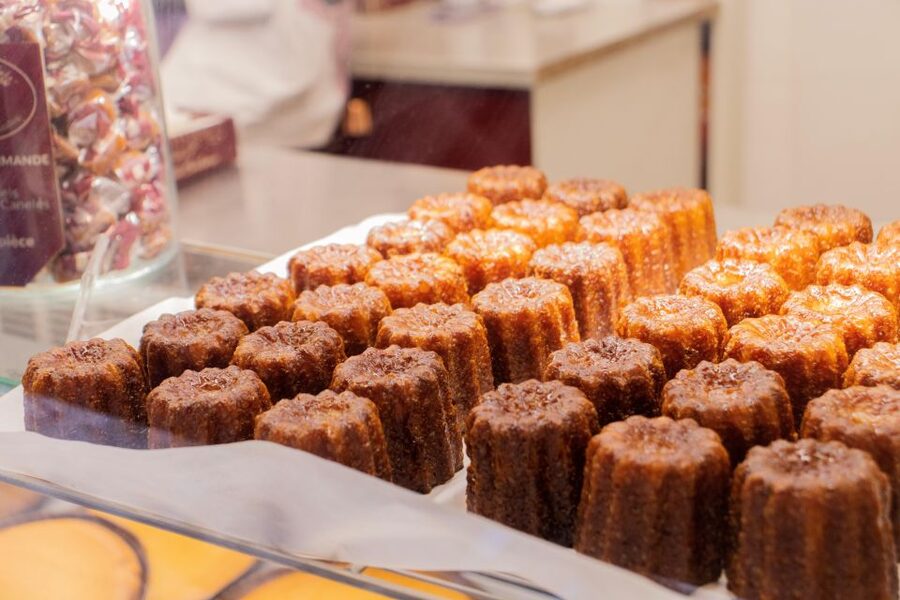 Full-Day Bordeaux gourmet tour & 2 chateau Medoc - Walking Bordeaux: a city tour built around what you eat