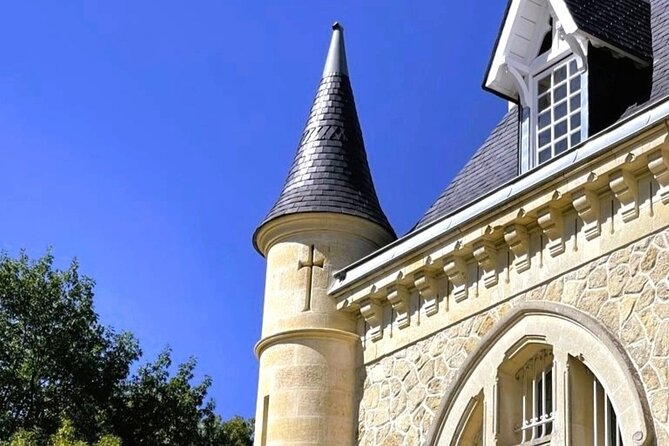 Full Day Tour Saint Emilion with lunch two Chateaux and Village - How the small-group size changes your day