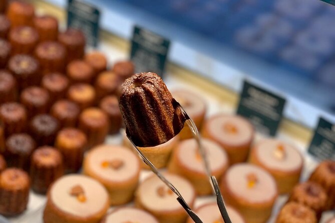 Gourmet tour of Bordeaux and its sweet specialties - The walking rhythm: short museum-mode stops, then dessert