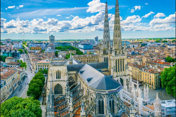 Gourmet tour of Bordeaux and its sweet specialties - Stop 4: Grand Théâtre de Bordeaux, finishing in 18th-century style