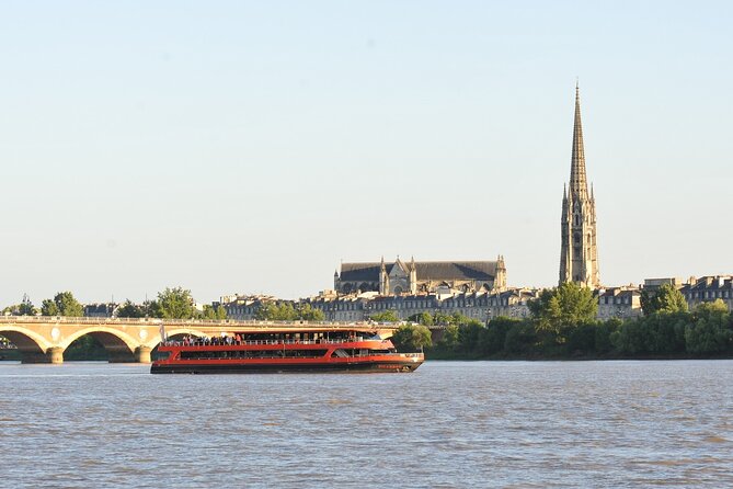 Guided cruise Bordeaux UNESCO - Price and value: $16.87 for a guided river sampler