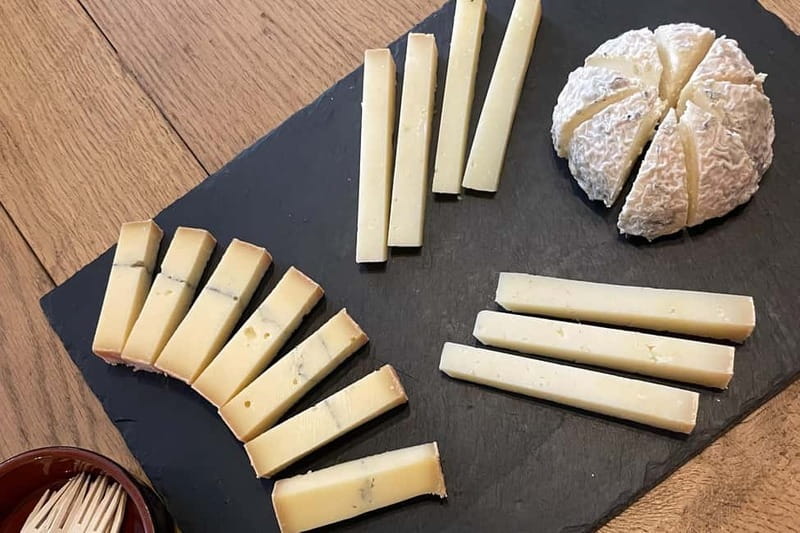 No Diet Club : Bordeaux Food Tour in Bordeaux center ! - What You’ll Eat: The Bordeaux Classics and the Fun Stuff