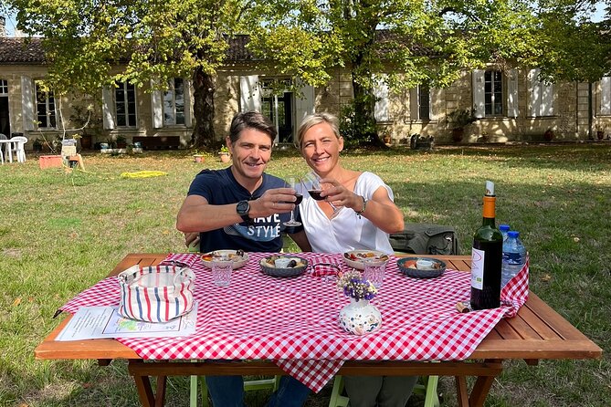 Private 2cv tour in the vineyards and Wine tasting - Vine-to-cellar visit: what you actually learn