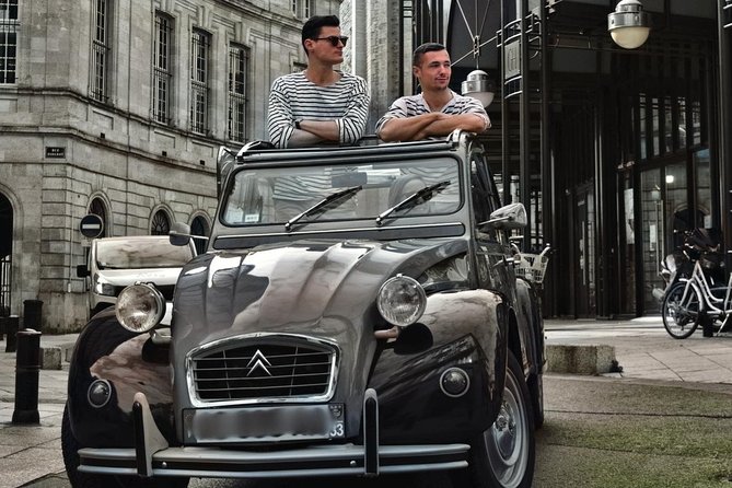Private City Tour of Bordeaux in a Citroën 2CV - 1h30 - Doors, mascarons, and cathedral views: the facades you’ll remember
