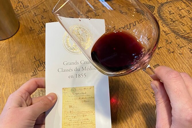 Private tour in the prestigious Médoc wine region - Meet the guide: why Alaïs’ WSET 3 background matters