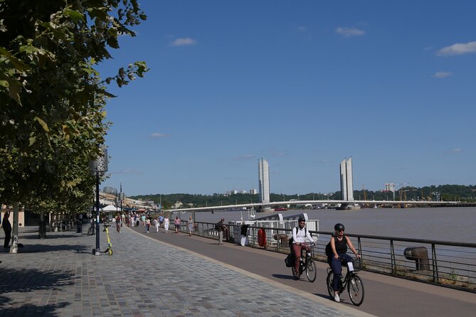 Private tour of Bordeaux by a Bordeaux historian - Utopia, Place Camille Jullian: the “wait, what is that?” kind of pause
