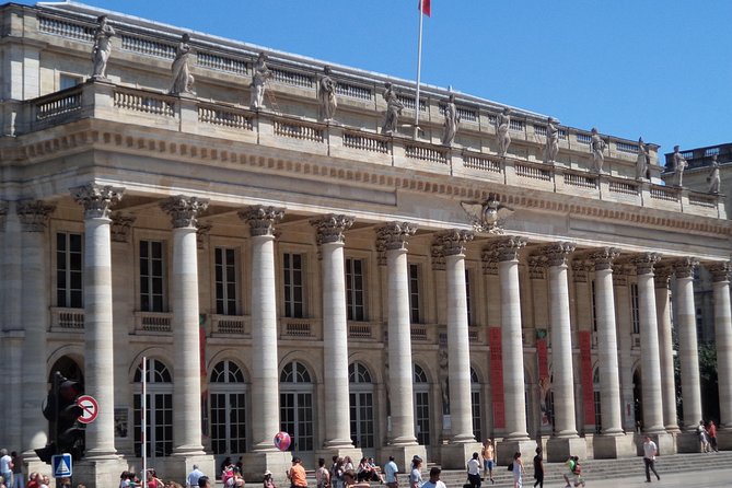 Private tour of Bordeaux by a Bordeaux historian - Eglise St Pierre: a calm moment before the major squares