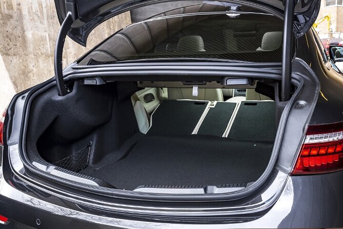 Private Transfer Bordeaux Airport BOD to Bordeaux City by Sedan - From BOD to Bordeaux Centre Without Taxi Chaos