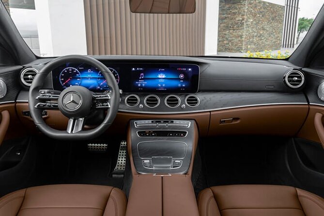 Private Transfer Bordeaux Airport BOD to Bordeaux City by Sedan - Meet-and-Greet Pickup: Signs, Waiting Time, and No Lost-Driver Panic