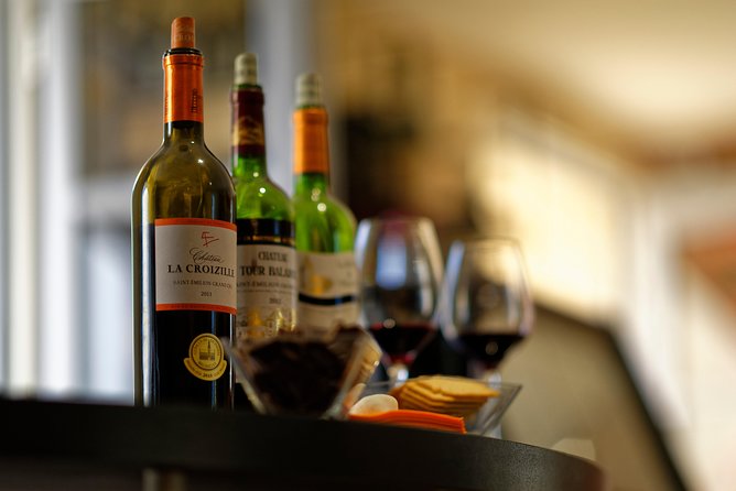 Saint-Emilion Grand Cru Classified: Gourmet Tour in French - The guided tasting: three wines, one smart way to learn